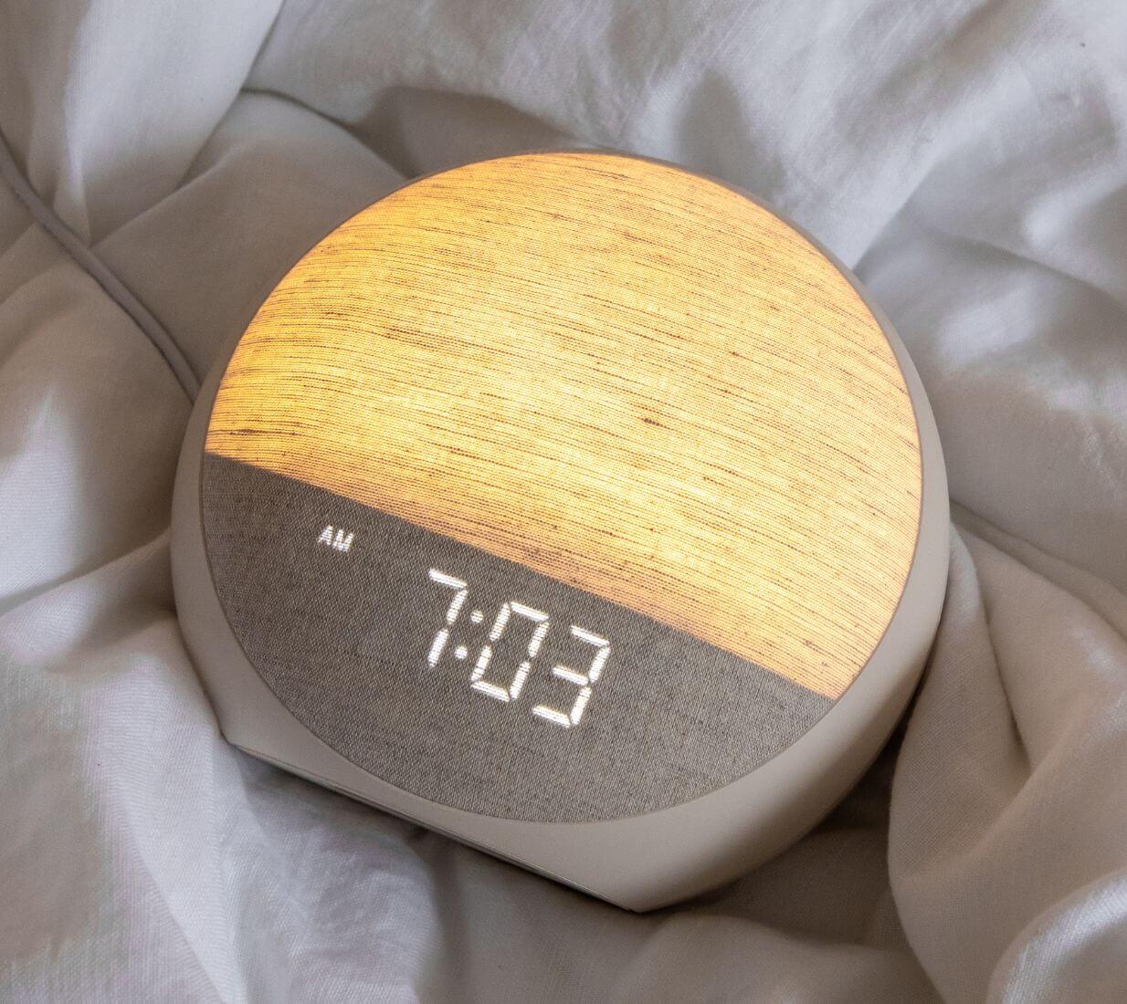 Raye by Vetraluma — The Phone-Free Sleep Clock